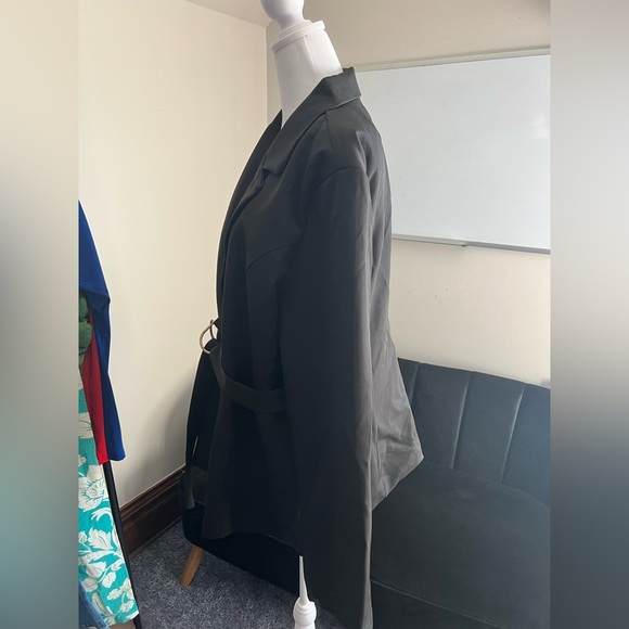 Black Women's Belted Blazer - Picture 2 of 5